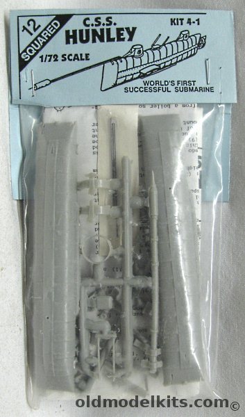 12 Squared 1/72 C.S.S. Hunley - World's First Successful Submarine - Bagged, 4-1 plastic model kit